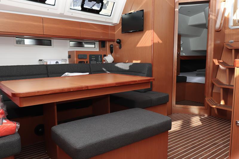 Book yachts online - sailboat - Bavaria Cruiser 46 - Anett - rent