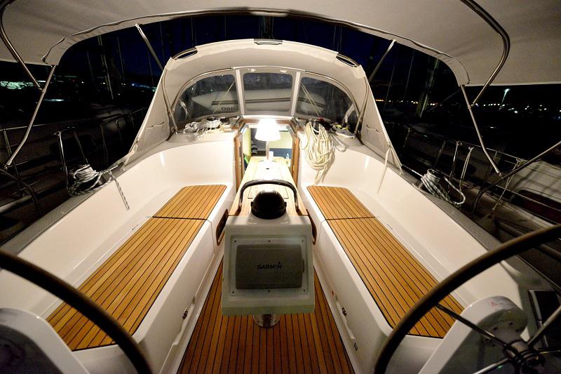 Book yachts online - sailboat - Bavaria Cruiser 37 - Prima - rent