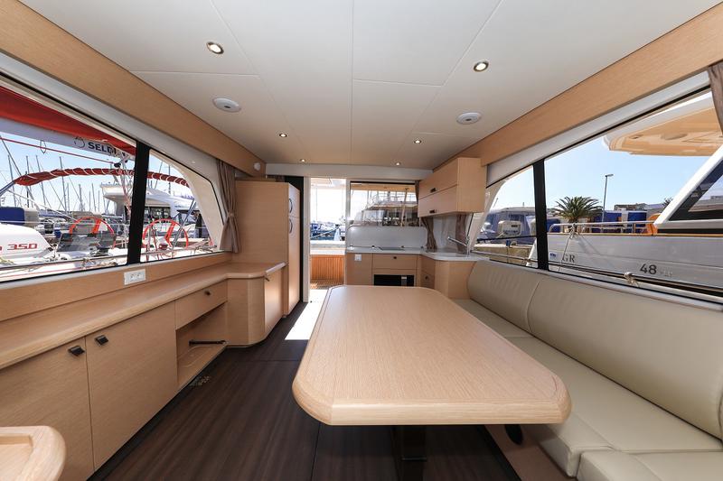 Book yachts online - motorboat - Greenline 40 - Astoria - rent