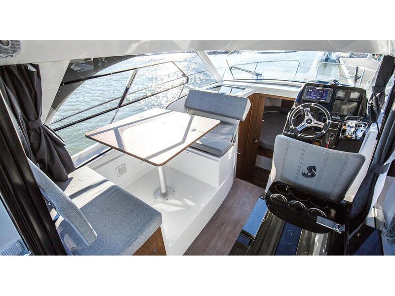 Book yachts online - motorboat - Antares 9 OB - Aurora - rent