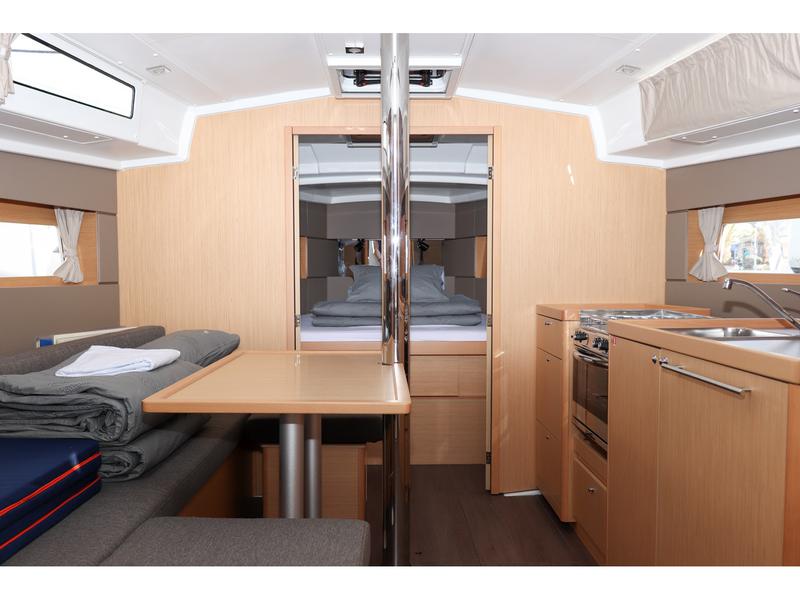 Book yachts online - sailboat - Oceanis 38.1 - Dama - rent