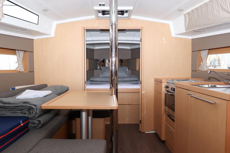 Book yachts online - sailboat - Oceanis 38.1 - Dama - rent