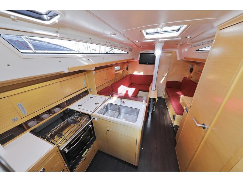 Book yachts online - sailboat - Elan 350 - Uniform - rent