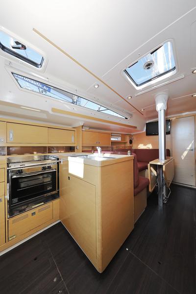 Book yachts online - sailboat - Elan 350 - Uniform - rent