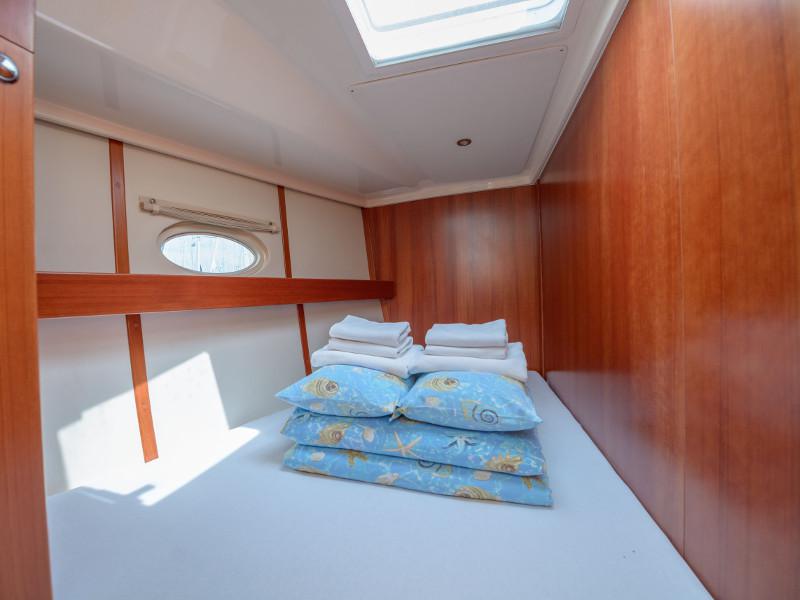 Book yachts online - sailboat - Elan 514 Impression - Maja 07   - rent