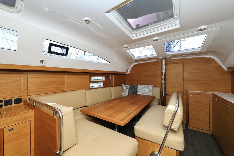 Book yachts online - sailboat - Elan 45.1 Impression 3 cabins 2 heads - Urshy - rent