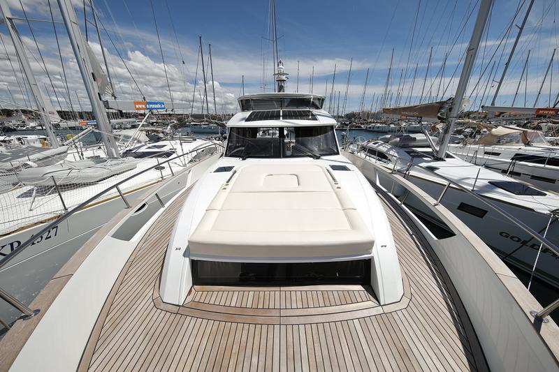 Book yachts online - motorboat - Greenline  48 Fly - Noah - rent