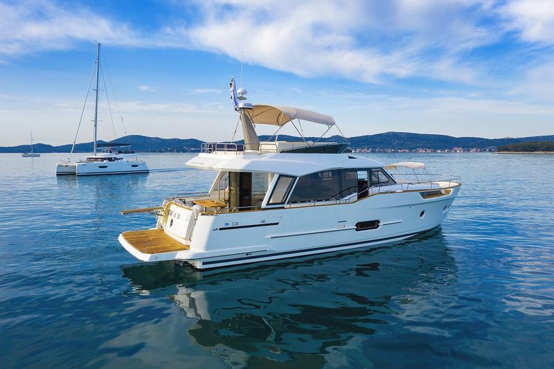 Book yachts online - motorboat - Greenline  48 Fly - Noah - rent