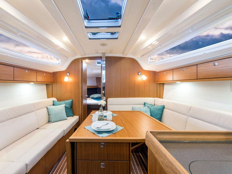 Book yachts online - sailboat - Bavaria Cruiser 37 - aMore - rent