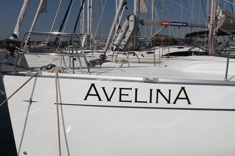 Book yachts online - sailboat - Bavaria Cruiser 46 - Avelina - rent
