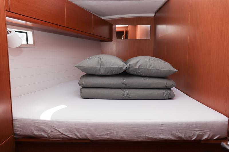 Book yachts online - sailboat - Bavaria Cruiser 46 - Avelina - rent
