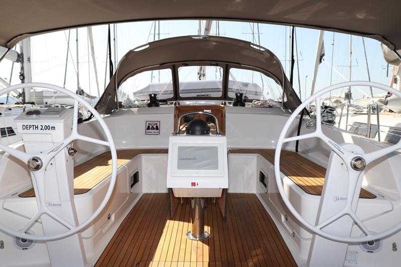 Book yachts online - sailboat - Bavaria Cruiser 46 - Avelina - rent