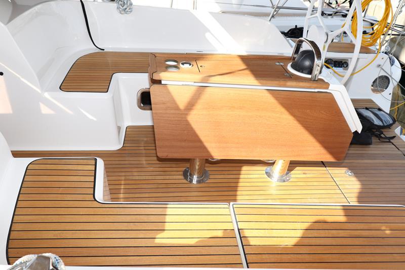 Book yachts online - sailboat - Bavaria Cruiser 46 - Avelina - rent