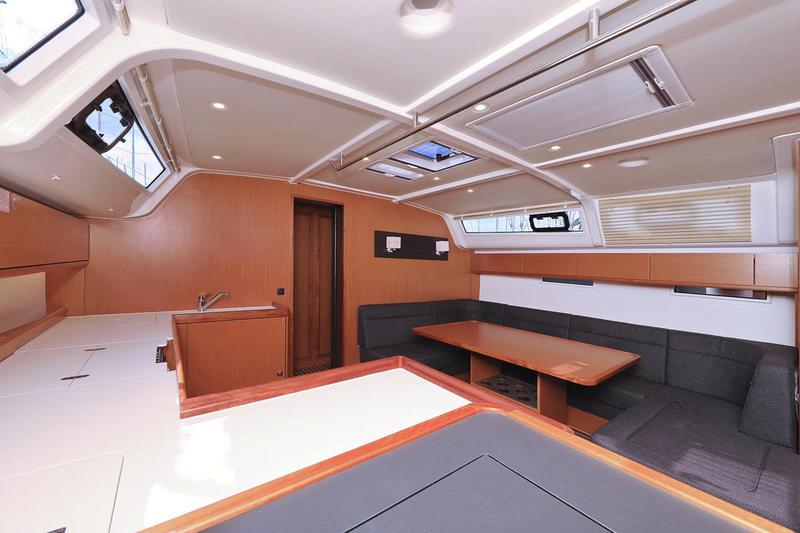 Book yachts online - sailboat - Bavaria Cruiser 51 - Bonnytta - rent