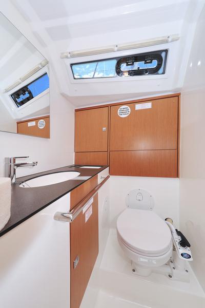 Book yachts online - sailboat - Bavaria Cruiser 46 - Summer Jazz - rent