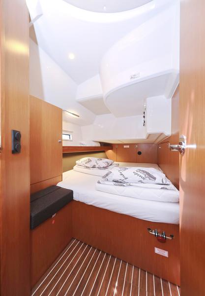 Book yachts online - sailboat - Bavaria Cruiser 46 - Summer Jazz - rent