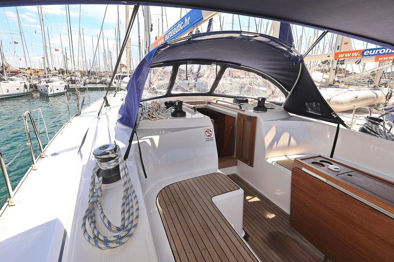Book yachts online - sailboat - Bavaria Cruiser 46 - Summer Jazz - rent