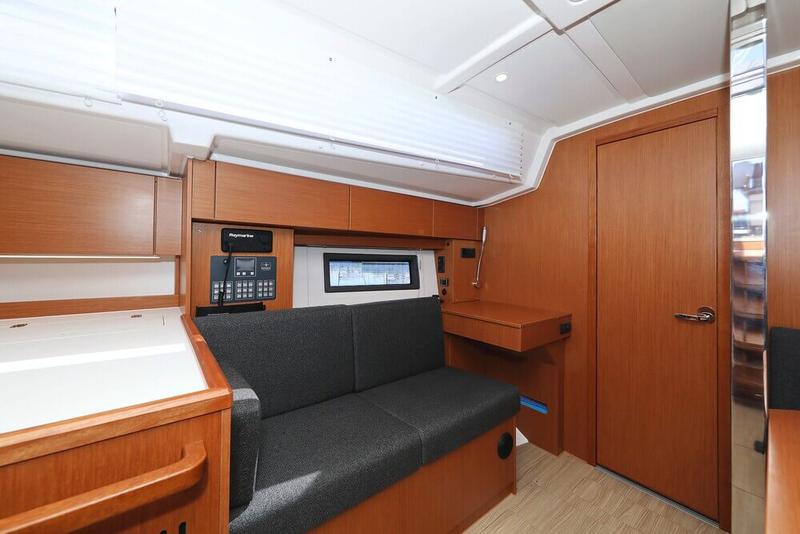 Book yachts online - sailboat - Bavaria C38 - Blue Note - rent
