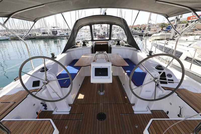 Book yachts online - sailboat - Bavaria C38 - Blue Note - rent