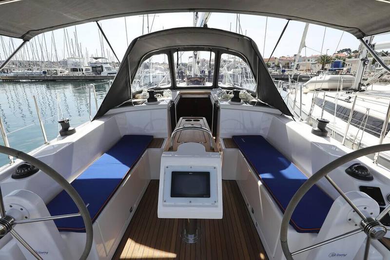 Book yachts online - sailboat - Bavaria C38 - Blue Note - rent