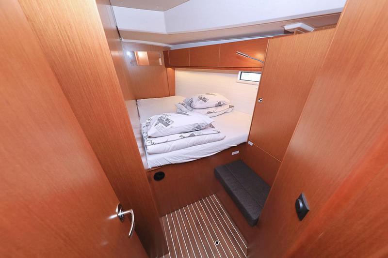 Book yachts online - sailboat - Bavaria Cruiser 46 - Angel - rent