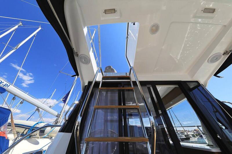 Book yachts online - motorboat - Merry Fisher 1095 FLY - Tana - rent
