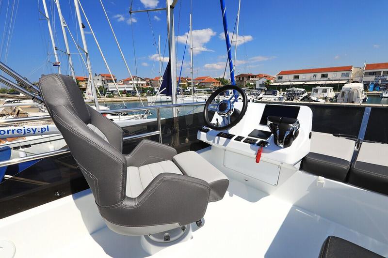 Book yachts online - motorboat - Merry Fisher 1095 FLY - Tana - rent