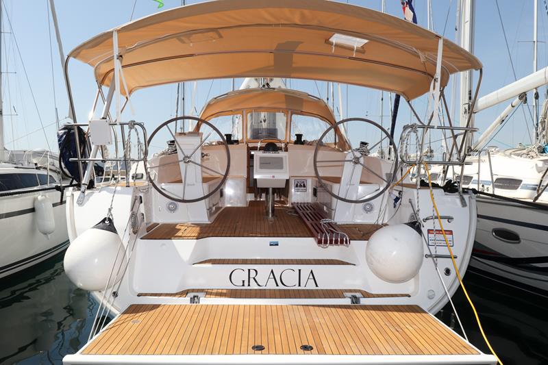Book yachts online - sailboat - Bavaria Cruiser 46 - Gracia - rent