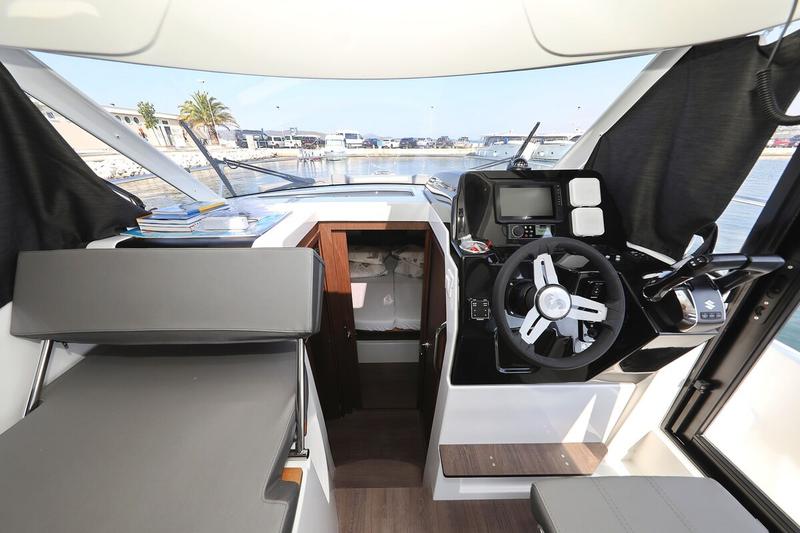 Book yachts online - motorboat - Antares 9 OB - Freeya - rent