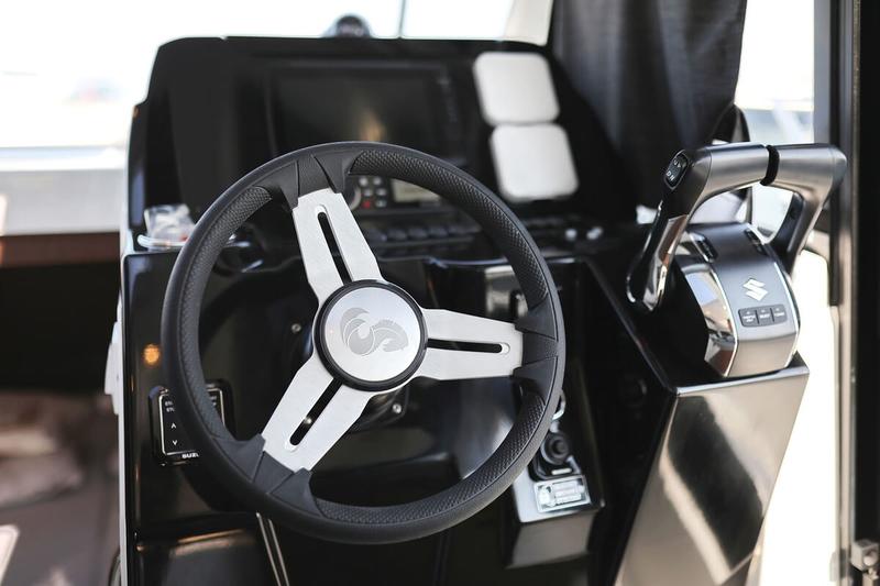 Book yachts online - motorboat - Antares 9 OB - Freeya - rent