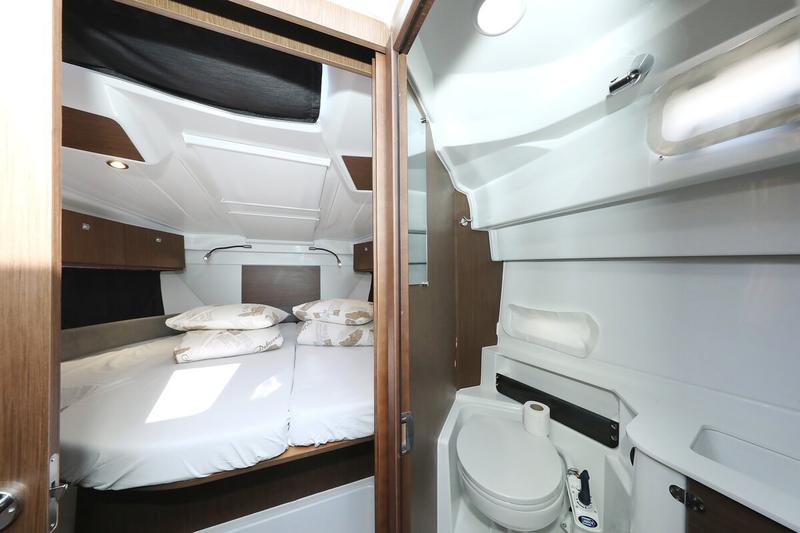 Book yachts online - motorboat - Antares 9 OB - Freeya - rent