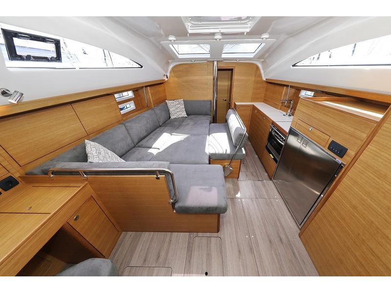 Book yachts online - sailboat - Elan 45.1 Impression - Jackpot - rent