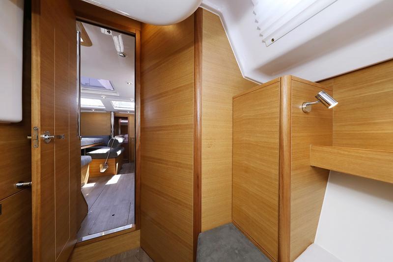 Book yachts online - sailboat - Elan 45.1 Impression - Jackpot - rent