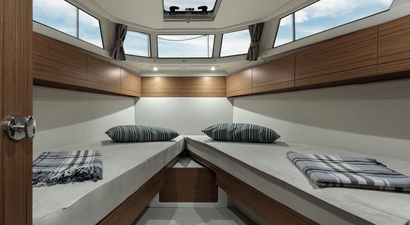 Book yachts online - motorboat - Greenline 33 - Mozart - rent