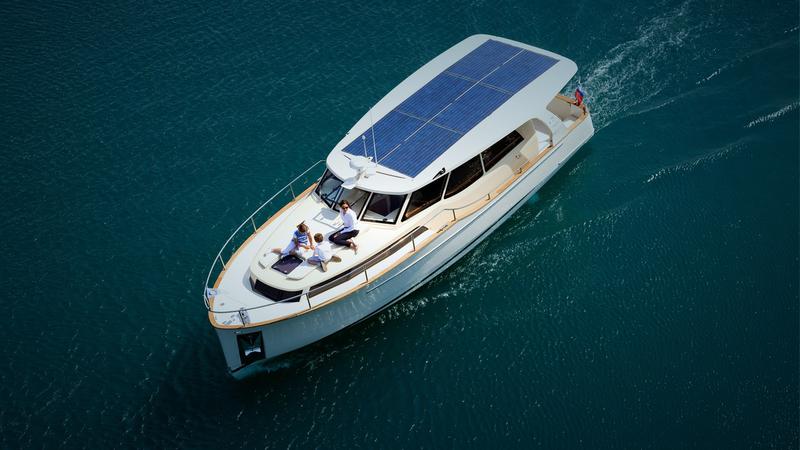 Book yachts online - motorboat - Greenline 33 - Mozart - rent