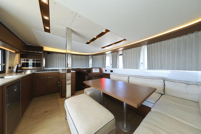 Book yachts online - catamaran - Lagoon 46 - D.Bobo - rent