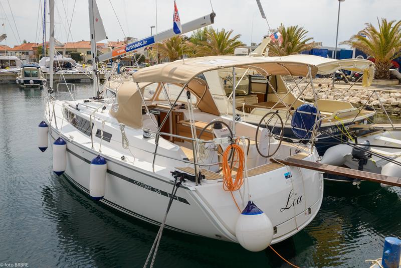 Book yachts online - sailboat - Bavaria Cruiser 34 - Lia  - rent