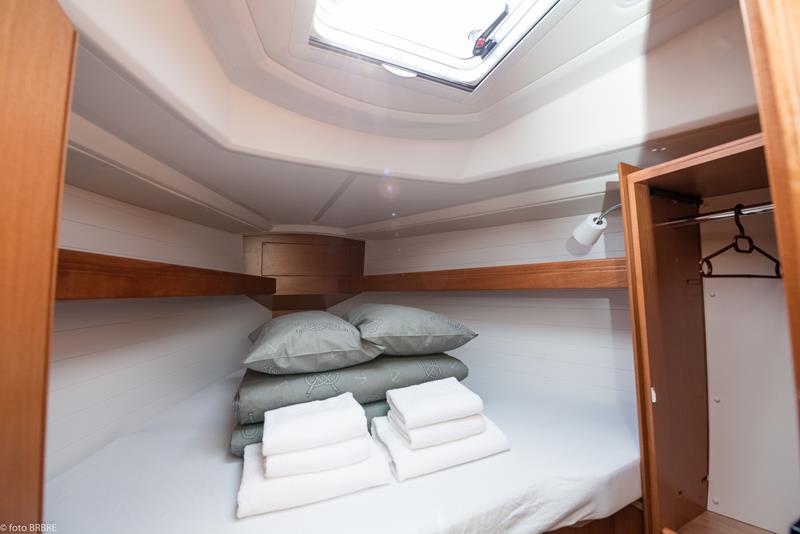Book yachts online - sailboat - Bavaria Cruiser 34 - Lia  - rent
