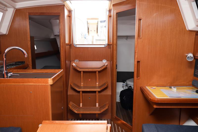 Book yachts online - sailboat - Bavaria Cruiser 34 - Lia  - rent