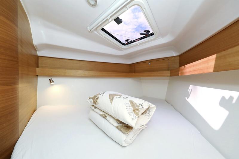 Book yachts online - sailboat - Elan Impression 40.1 - Valata - rent