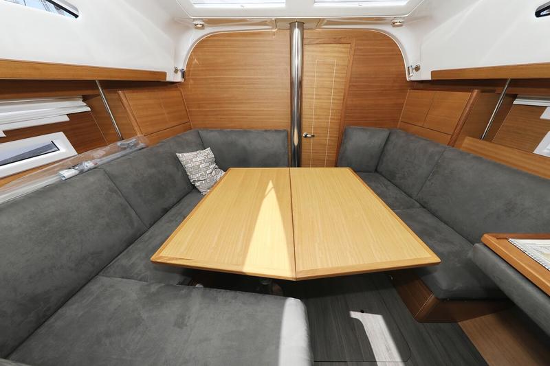 Book yachts online - sailboat - Elan Impression 40.1 - Valata - rent