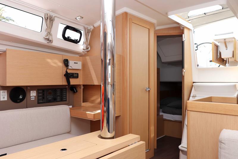 Book yachts online - sailboat - Oceanis 35.1 - Aquarius  - rent