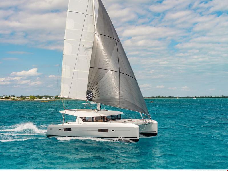 Book yachts online - catamaran - Lagoon 42 - Sail la Vie - rent