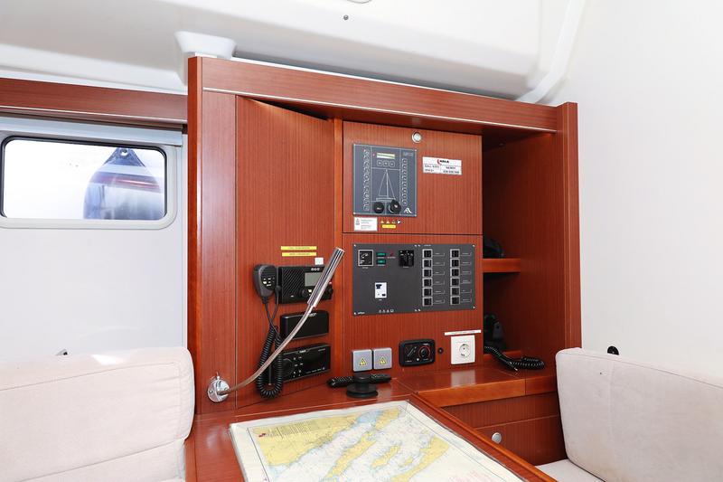 Book yachts online - sailboat - Hanse 505 - Nala - rent