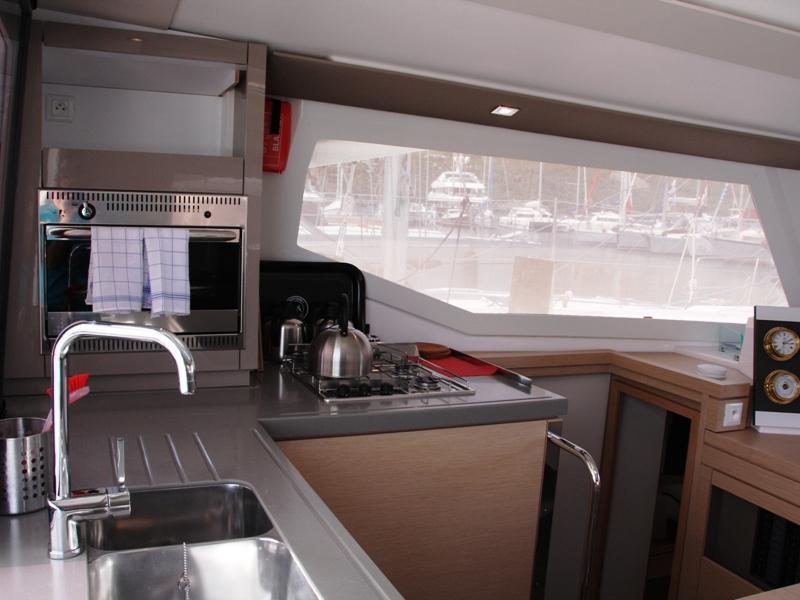 Book yachts online - catamaran - Lucia 40 - Sky Maria - rent