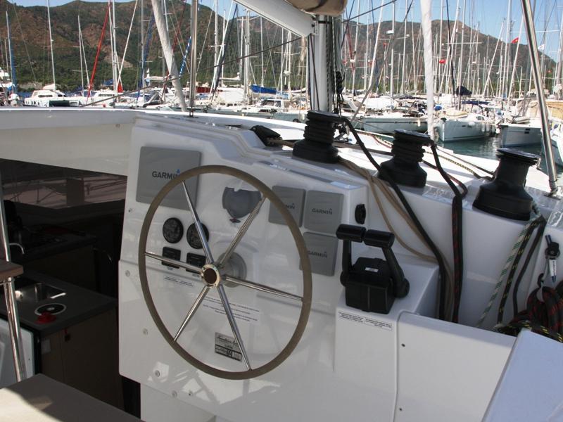 Book yachts online - catamaran - Lucia 40 - Sky Maria - rent