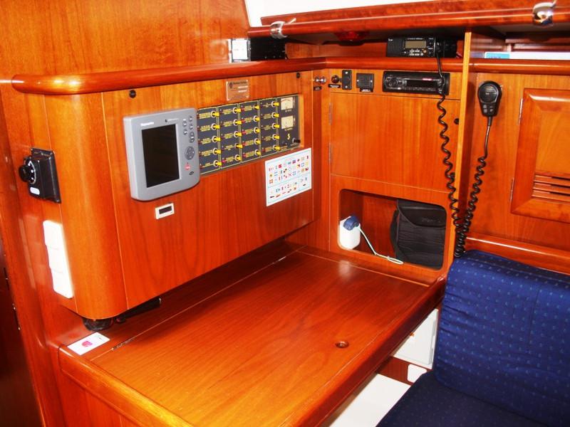 Book yachts online - sailboat - Beneteau 50 - Viktoria II - rent