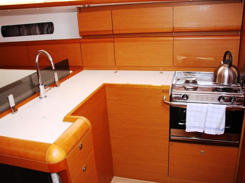 Book yachts online - sailboat - Sun Odyssey 439 - Code - rent