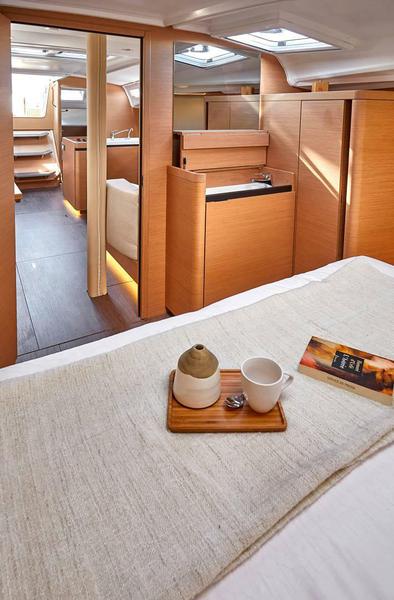 Book yachts online - sailboat - Sun Odyssey 410 - Sky Ela - rent
