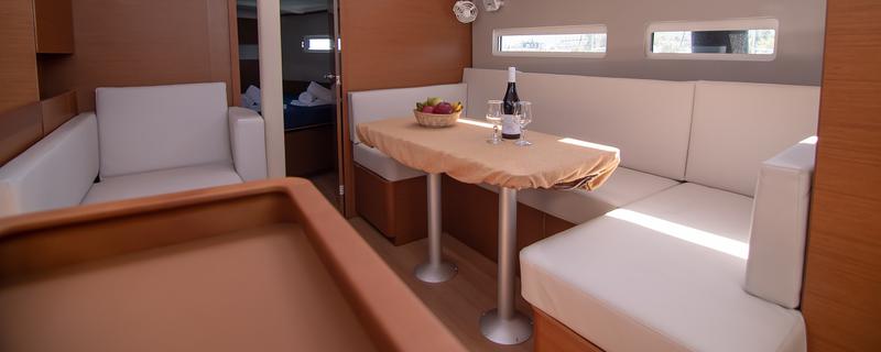 Book yachts online - sailboat - Sun Odyssey 410 - AVRA - rent
